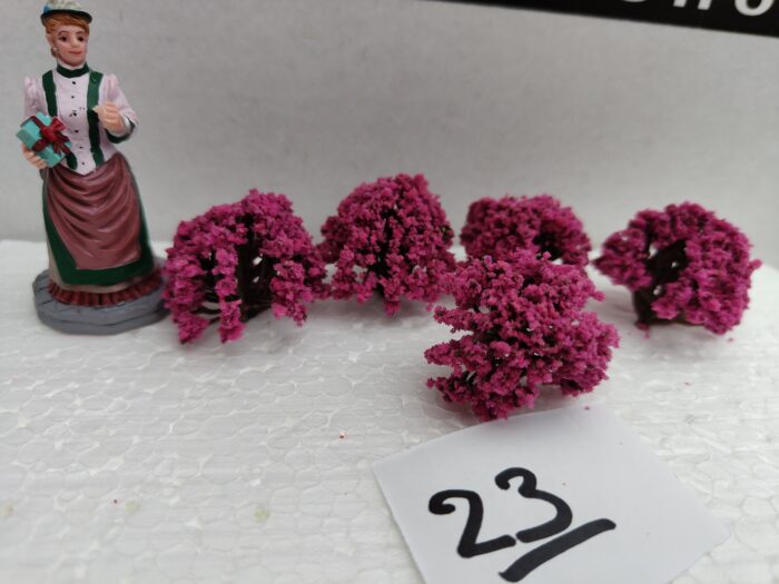 IMG20220528184910 Foto 23 Struikjes hang  donker Rose - Afbeelding 1