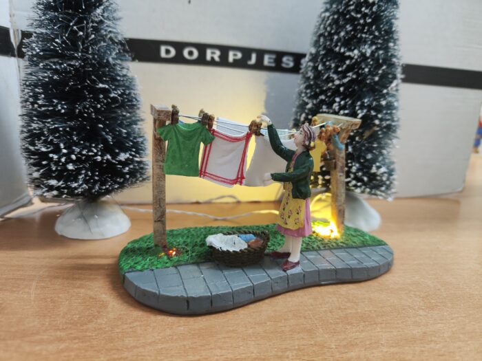 Intratuin Maartje hangt de was op - Afbeelding 3