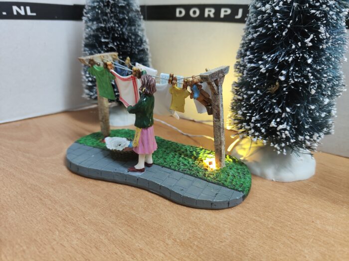 Intratuin Maartje hangt de was op - Afbeelding 4