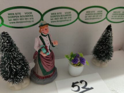 Foto 52 Bloempotje met paarse bloemetjes