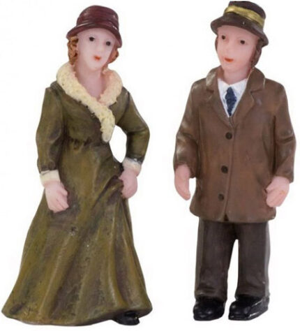 Echtpaar arriveert bij feest