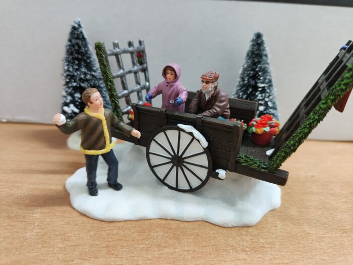 IMG20221218171959 Playing with snow around carriage - Afbeelding 2