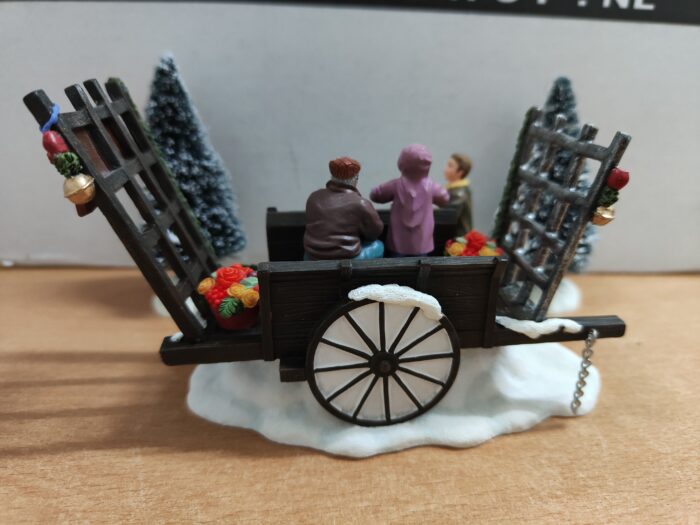 IMG20221218172022 Playing with snow around carriage - Afbeelding 4