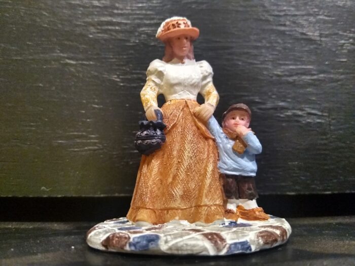 IMG-20230107-WA0084 Mother walking with son - Afbeelding 3