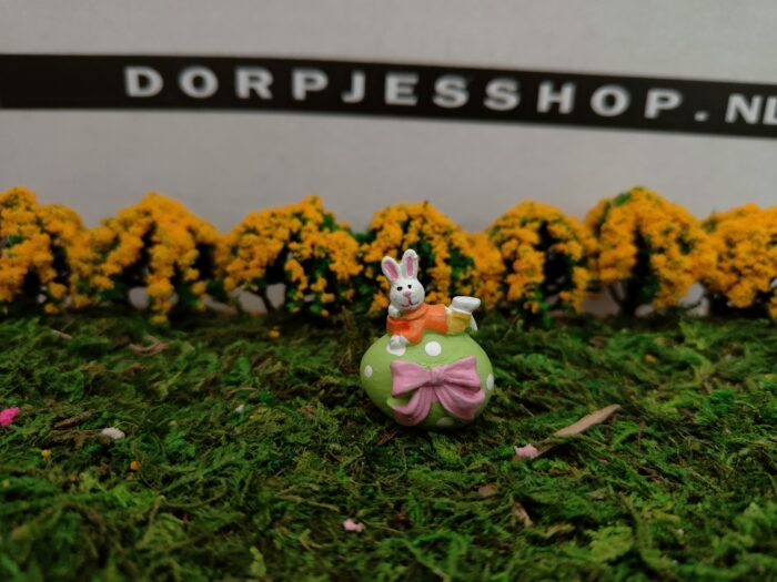 Konijn liggend op ei - Afbeelding 4