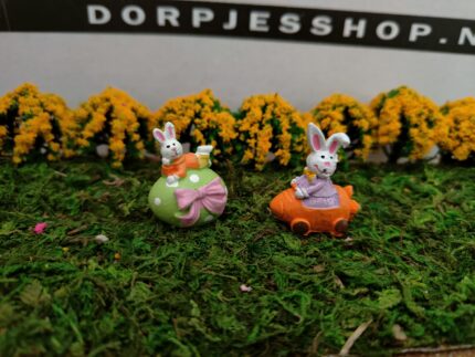 Set van 2 Konijn op ei en konijn in wortelwagen