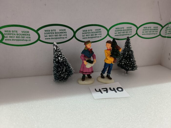 Foto 4740 Gathering Christmas Greens - Afbeelding 2