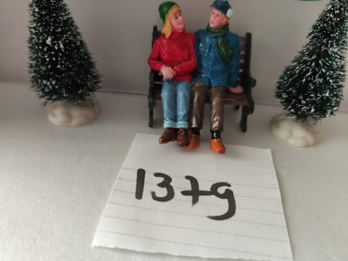 IMG20220424200456 Foto 1379/12 Chatting Together & Bench - Afbeelding 1