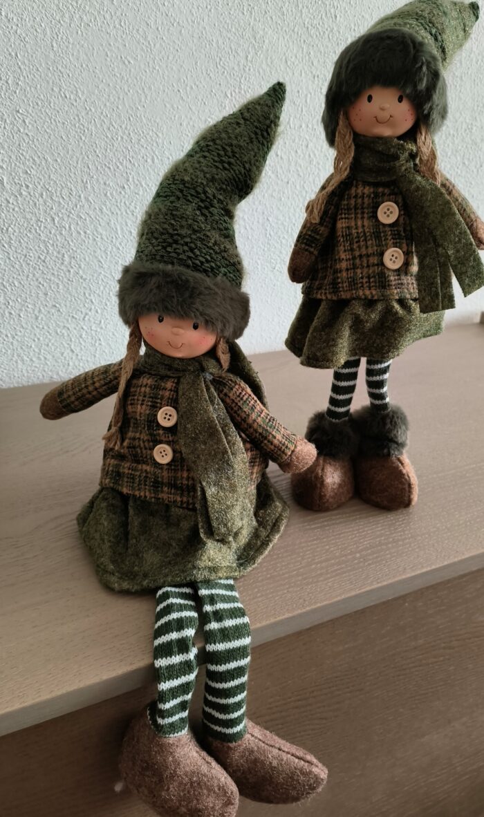 Meisje zittend groen - Afbeelding 4