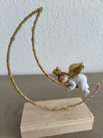 Verlichte maan met engeltje