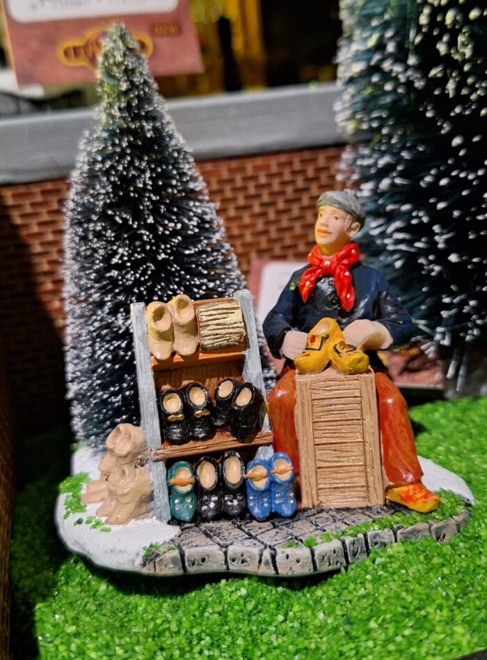 Selling wooden clogs - Afbeelding 3