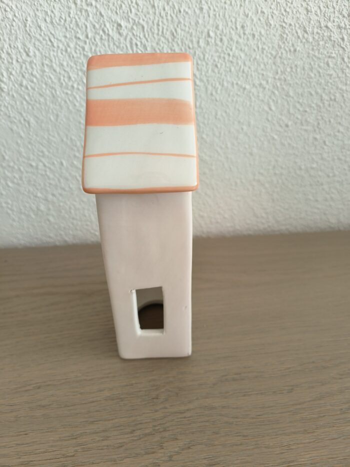 IMG20240302153225 Huis orange - Afbeelding 4