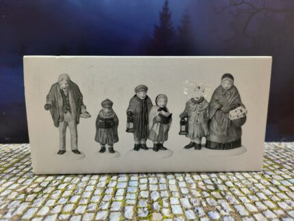 Dickens Village  Carolers on the doorstep