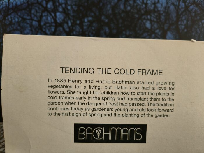 2208 €39.95 Tending the Cold Frame Bachman's - Afbeelding 4