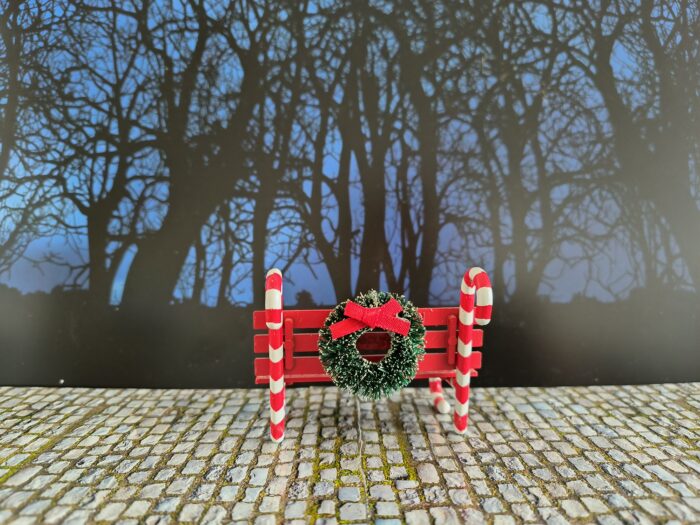 52669-2 Candy Cane Bench - Afbeelding 2