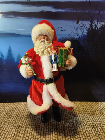 13: Kerstman met speelgoed