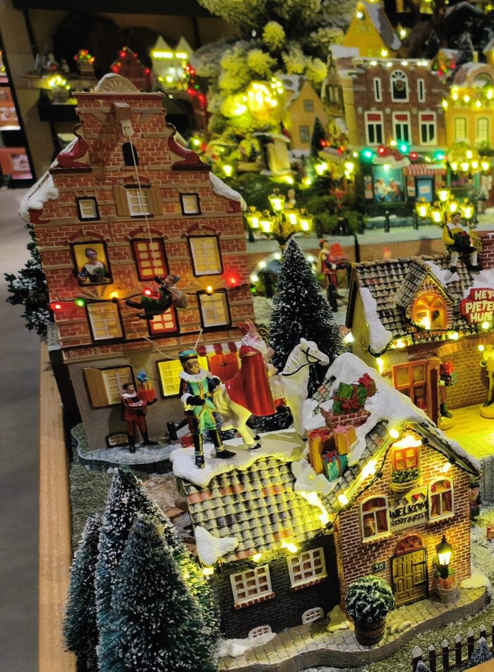 IMG20241210144549-1 Facade Sinterklaas & Piet - Afbeelding 3