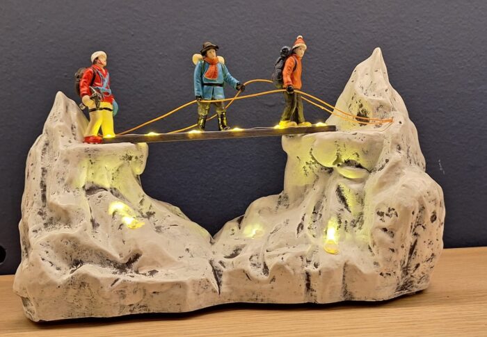 Hikers Across Ravine - Afbeelding 2