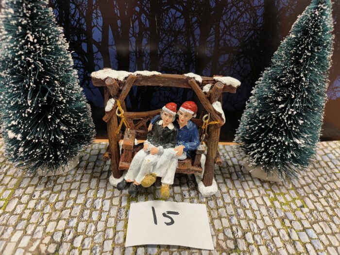 Intratuin Foto 15 Stel op schommelbank - Afbeelding 2