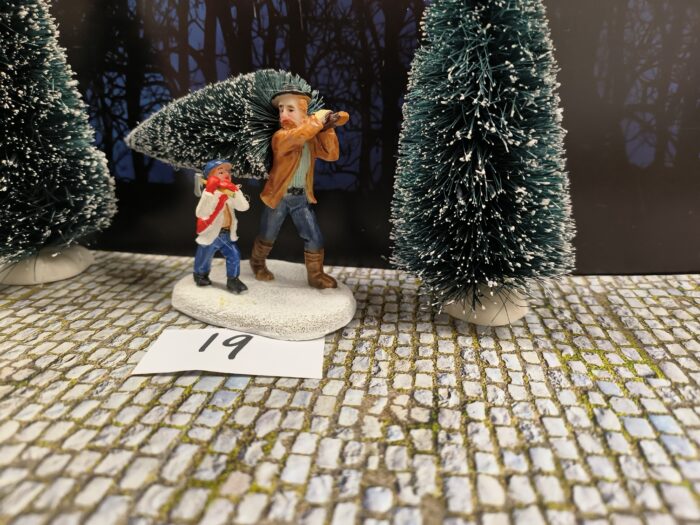 Intratuin Foto 19 Vader en kind met kerstboom - Afbeelding 3