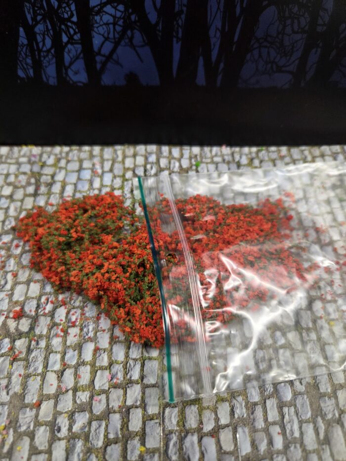 20250608_115111 Rood mosbedekker/klimplant - Afbeelding 1