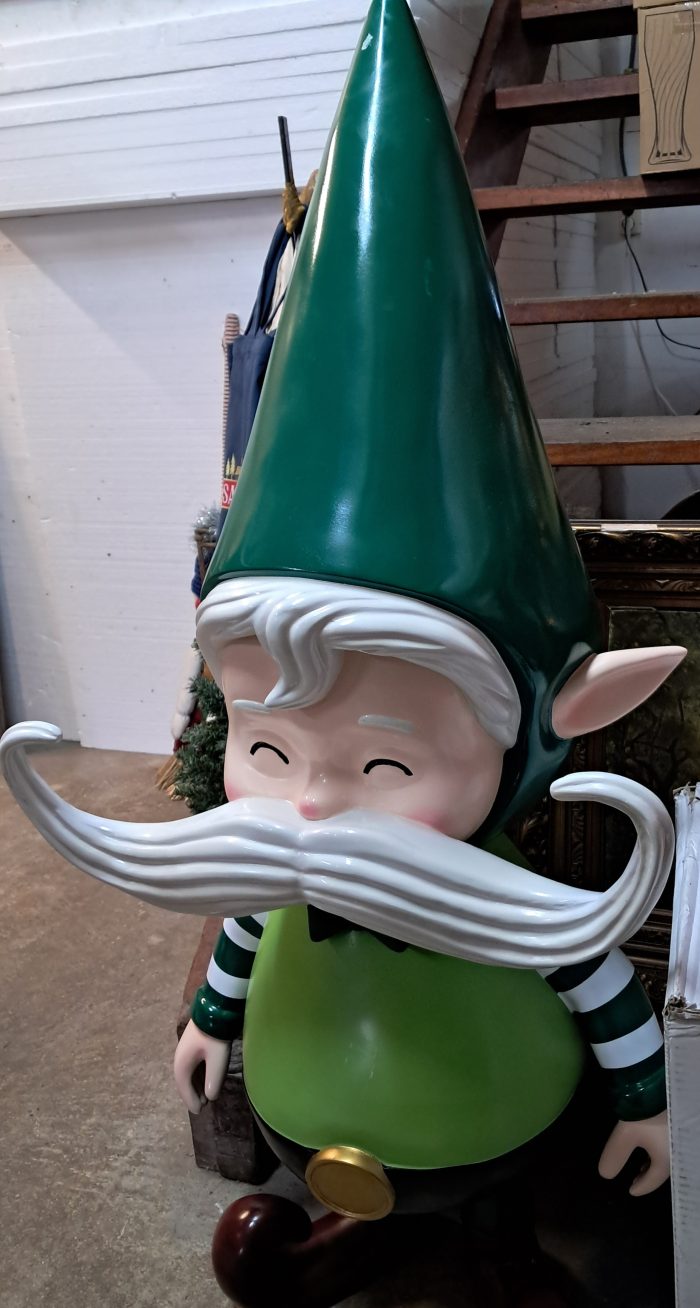 Grote elf met snor beeld - Afbeelding 1