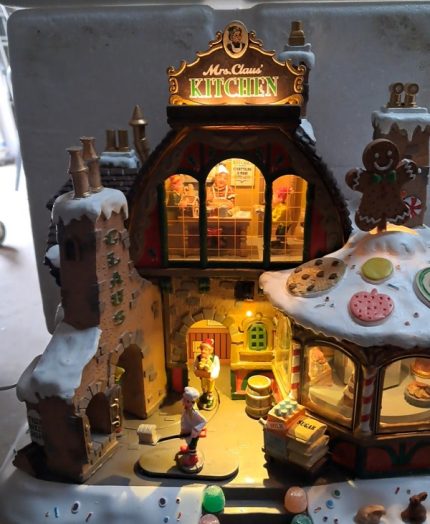 Lemax Mrs. Claus Kitchen.*