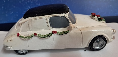 luville white car Luville Vintage Car Classic White.* - Afbeelding 1