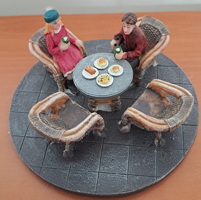 Intratuin Mensen Op Terras.*