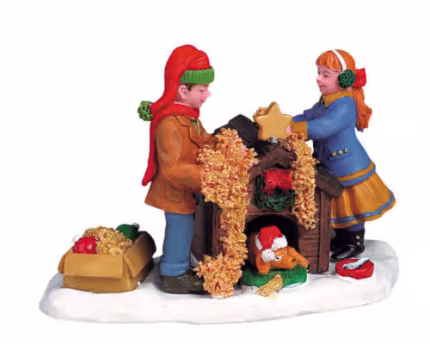 Lemax Decorate The Dog House.*