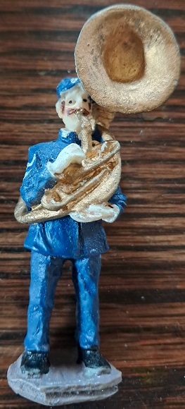 X-Mas Agent Met Tuba.*