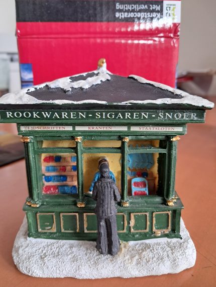 Intratuin Krantenkiosk.*