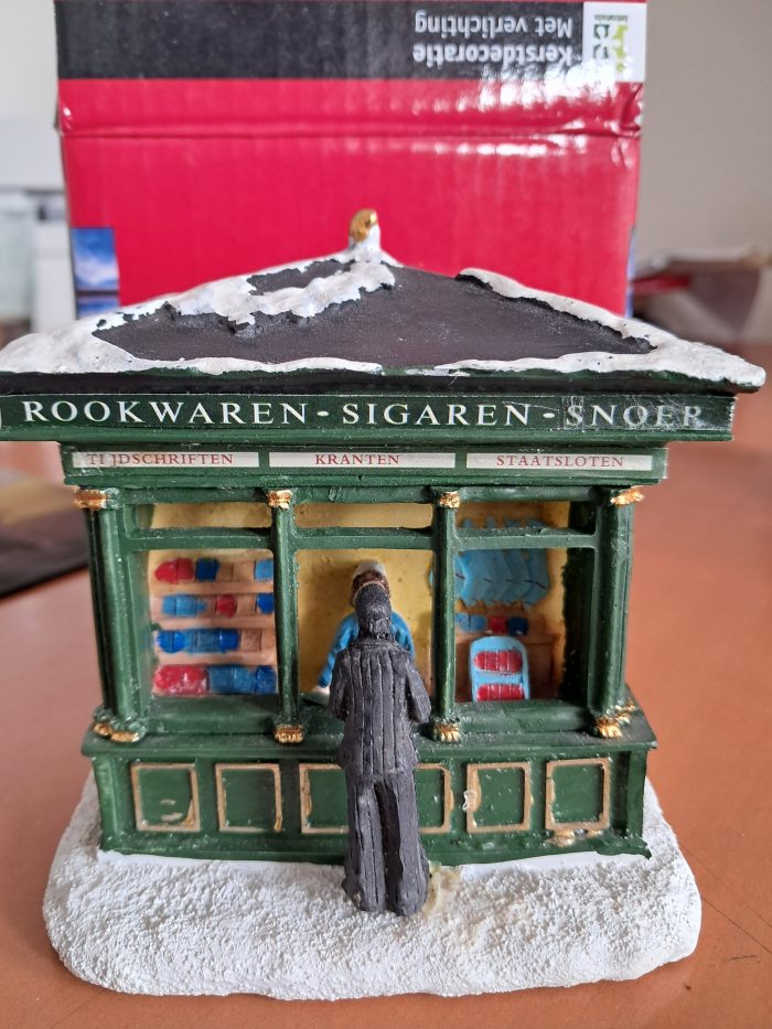 Intratuin Krantenkiosk.* - Afbeelding 1