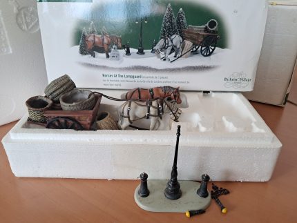 Dept56 Horses At The Lampguard.*